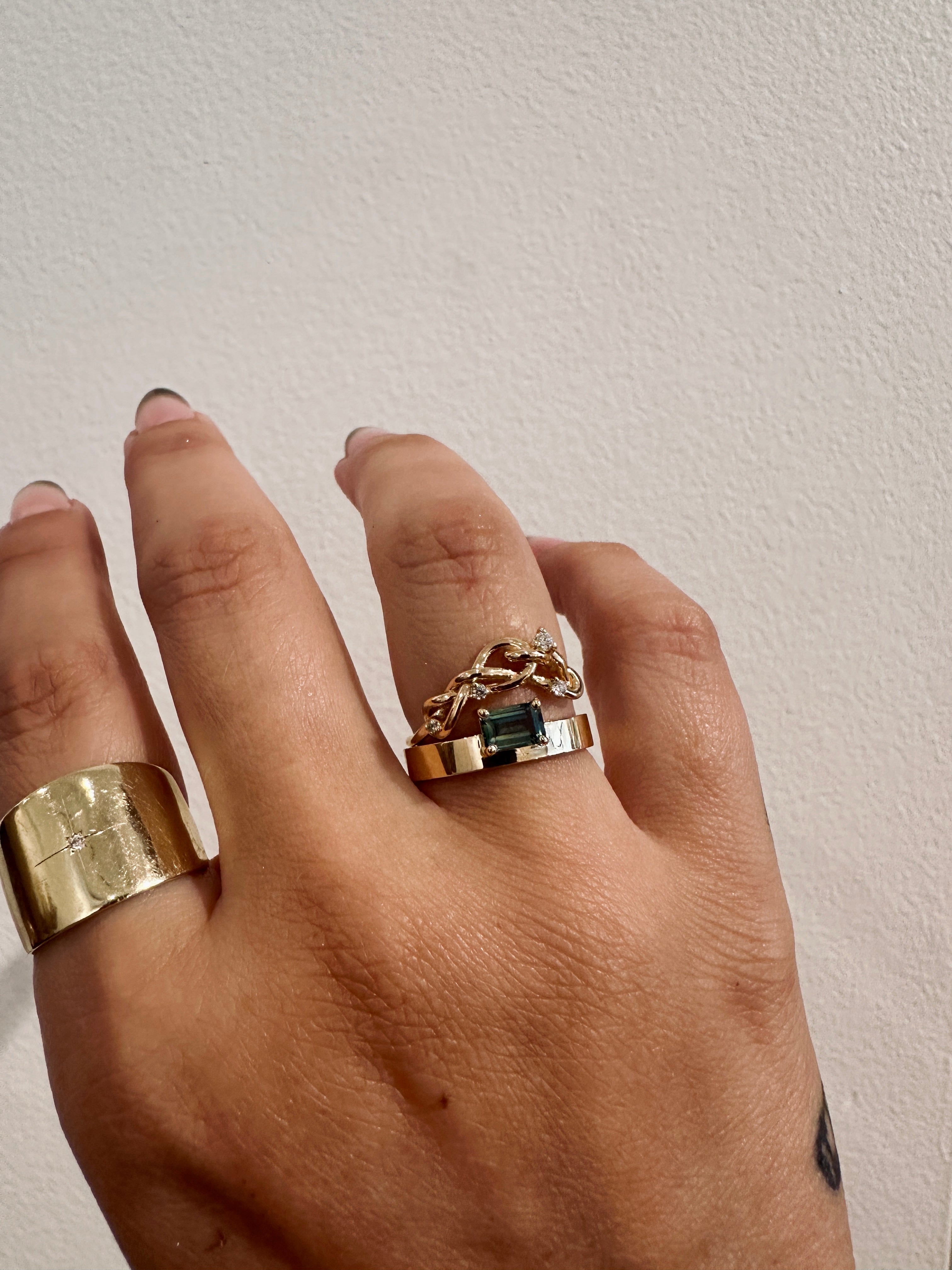 SAPPHIRE MONOLITH RING