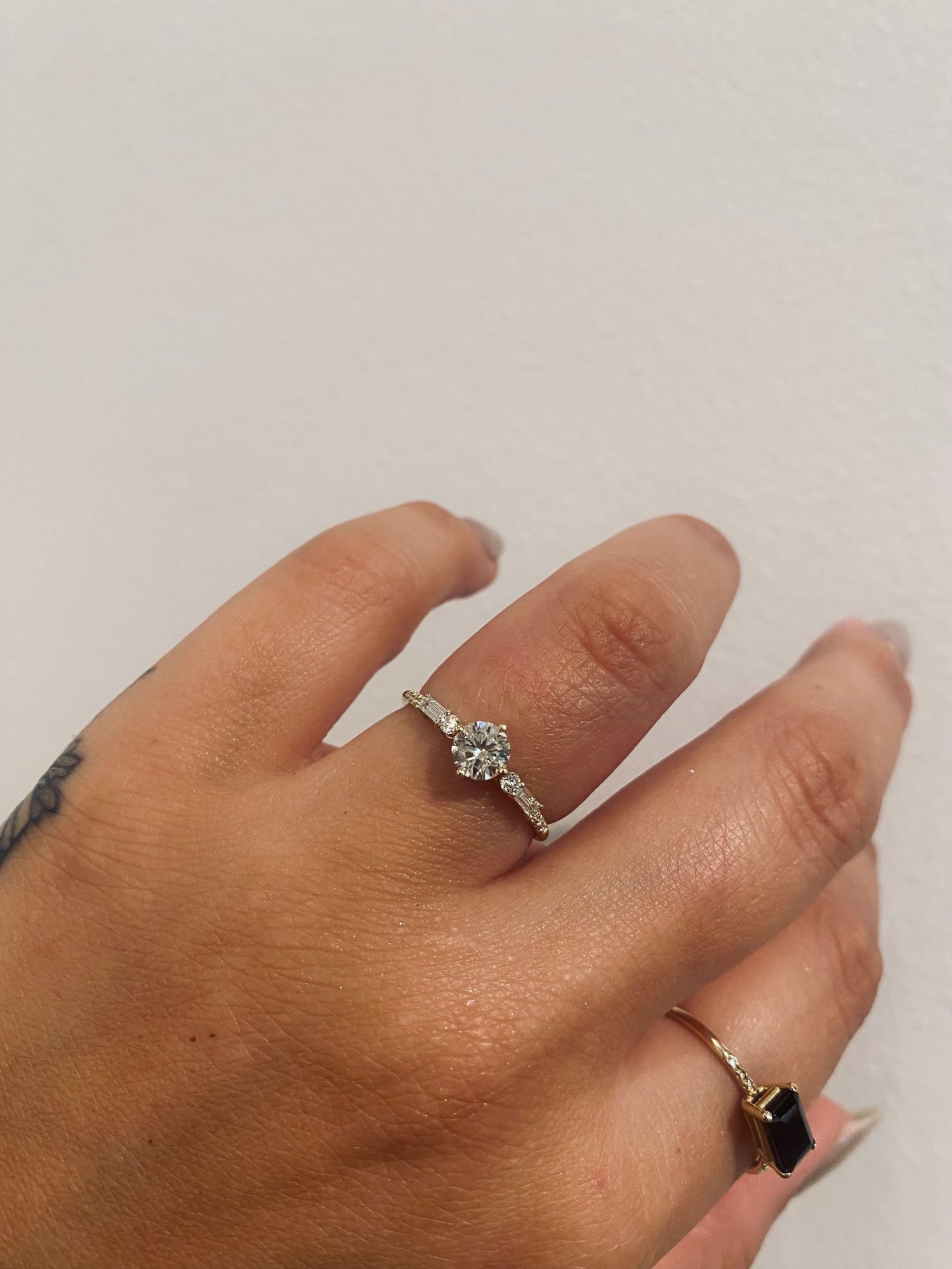 DIAMOND SOLITARE ETUDE RING