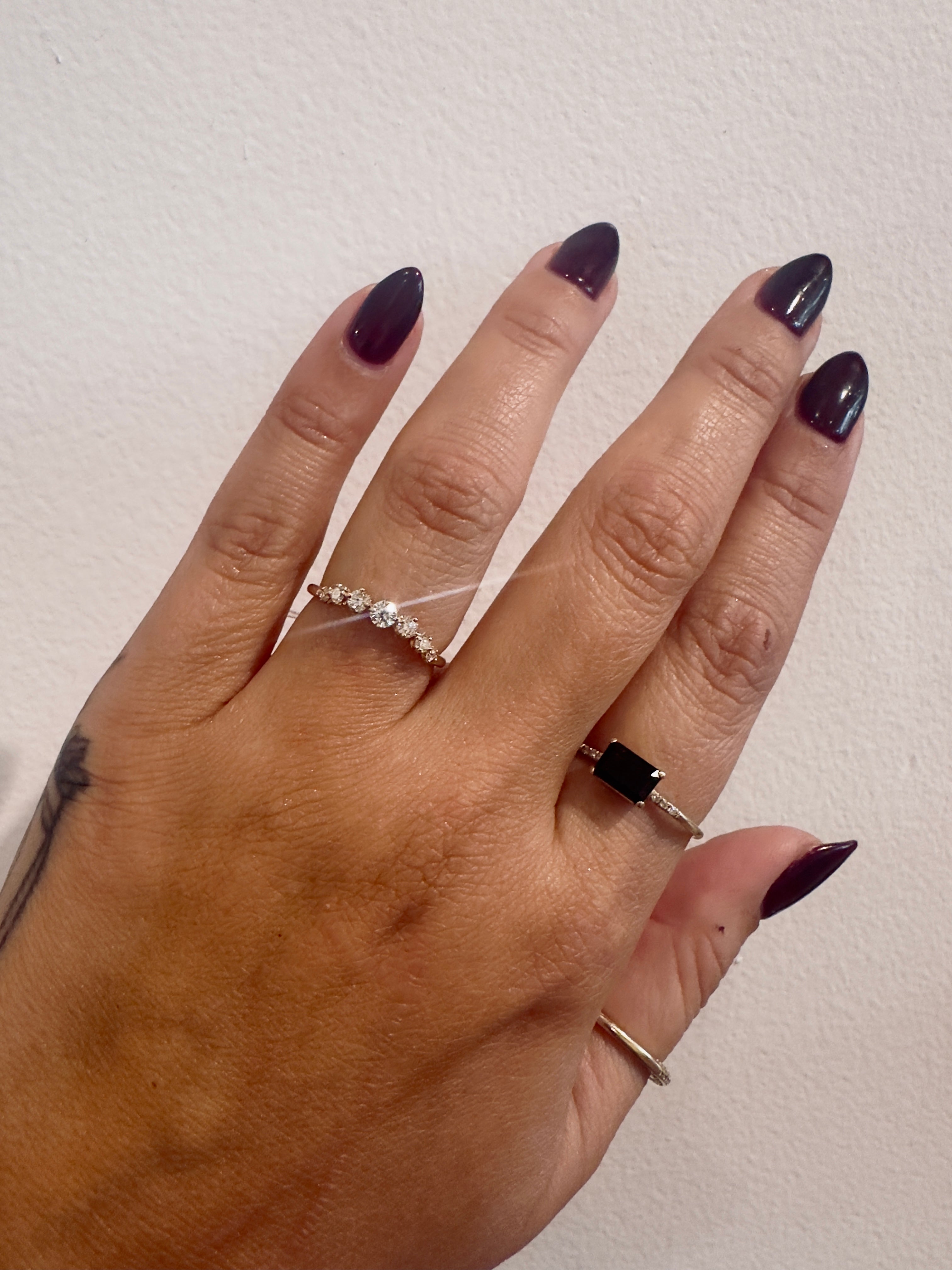 GRADUATED DIAMOND CURVED BAND