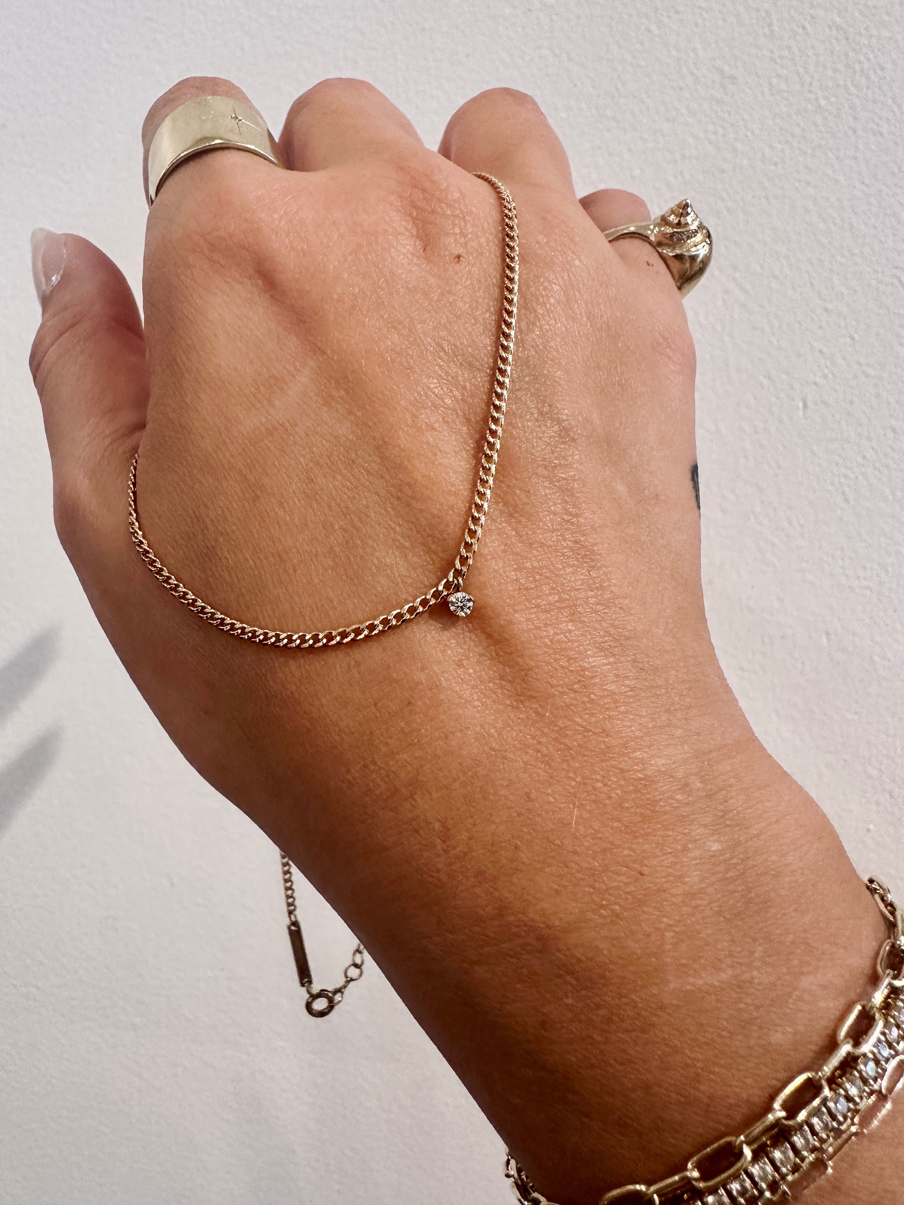 FLOATING DIAMOND CURB CHAIN