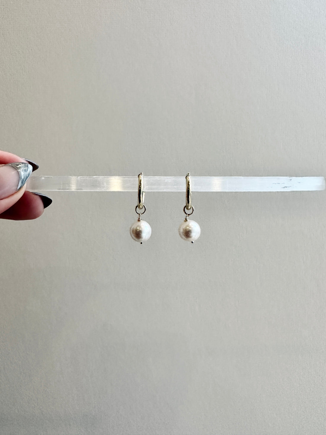 FOREVER PEARL HOOPS