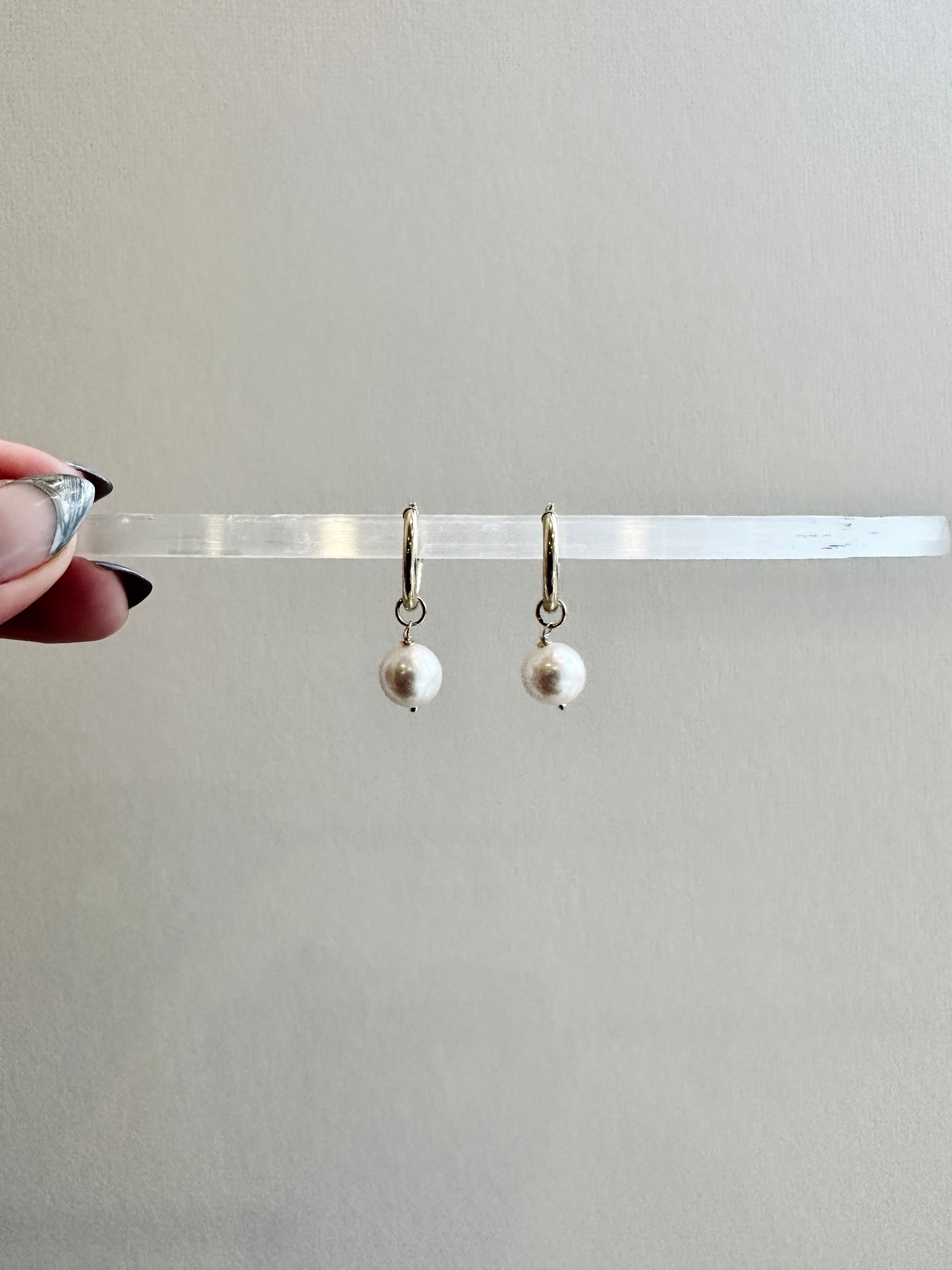 FOREVER PEARL HOOPS