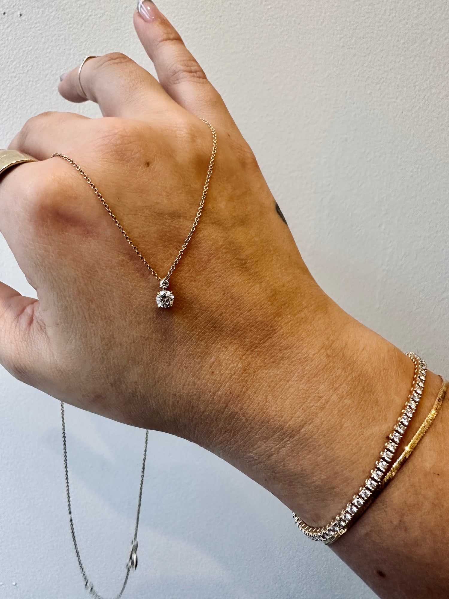 DIAMOND HORIZON PENDANT