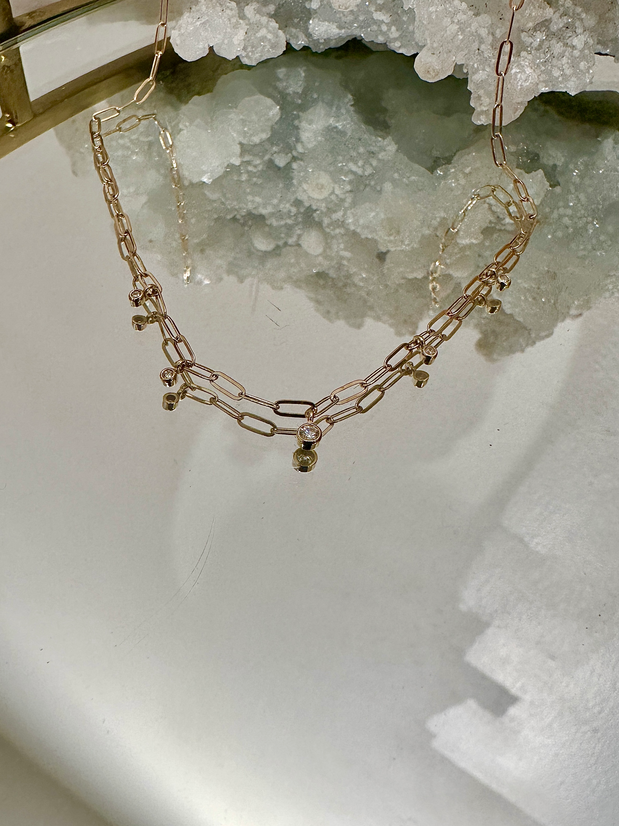 5 DANGLING DIAMONDS SMALL PAPERCLIP CHAIN