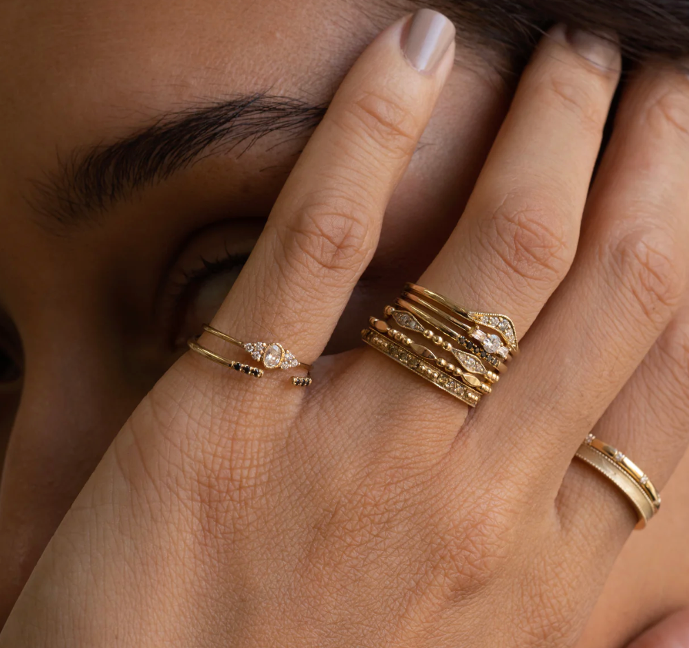 OVAL DIAMOND CLUSTER WHISPER RING