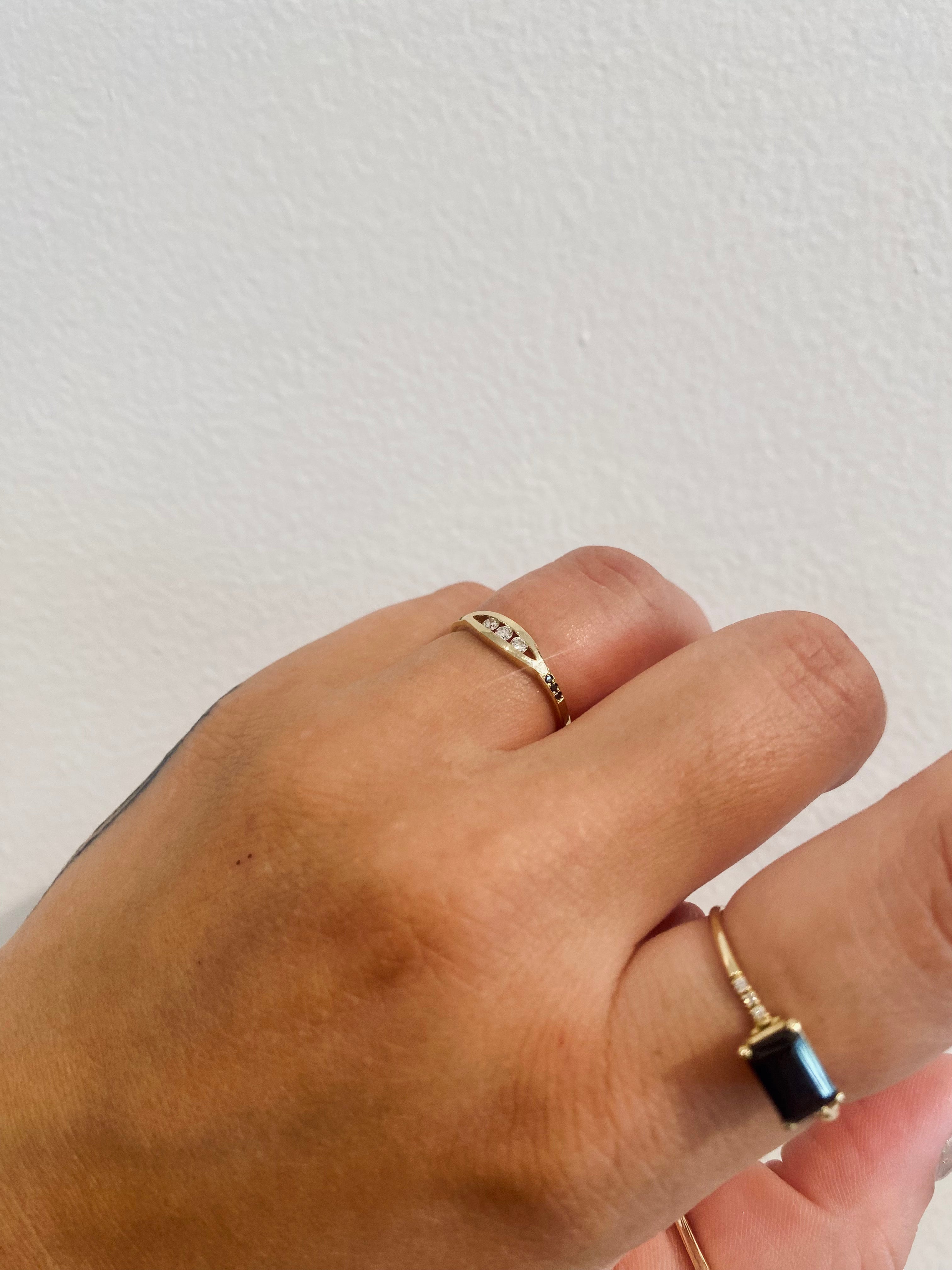 WHITE DIAMOND FLOAT RING WITH BLACK DIAMONDS