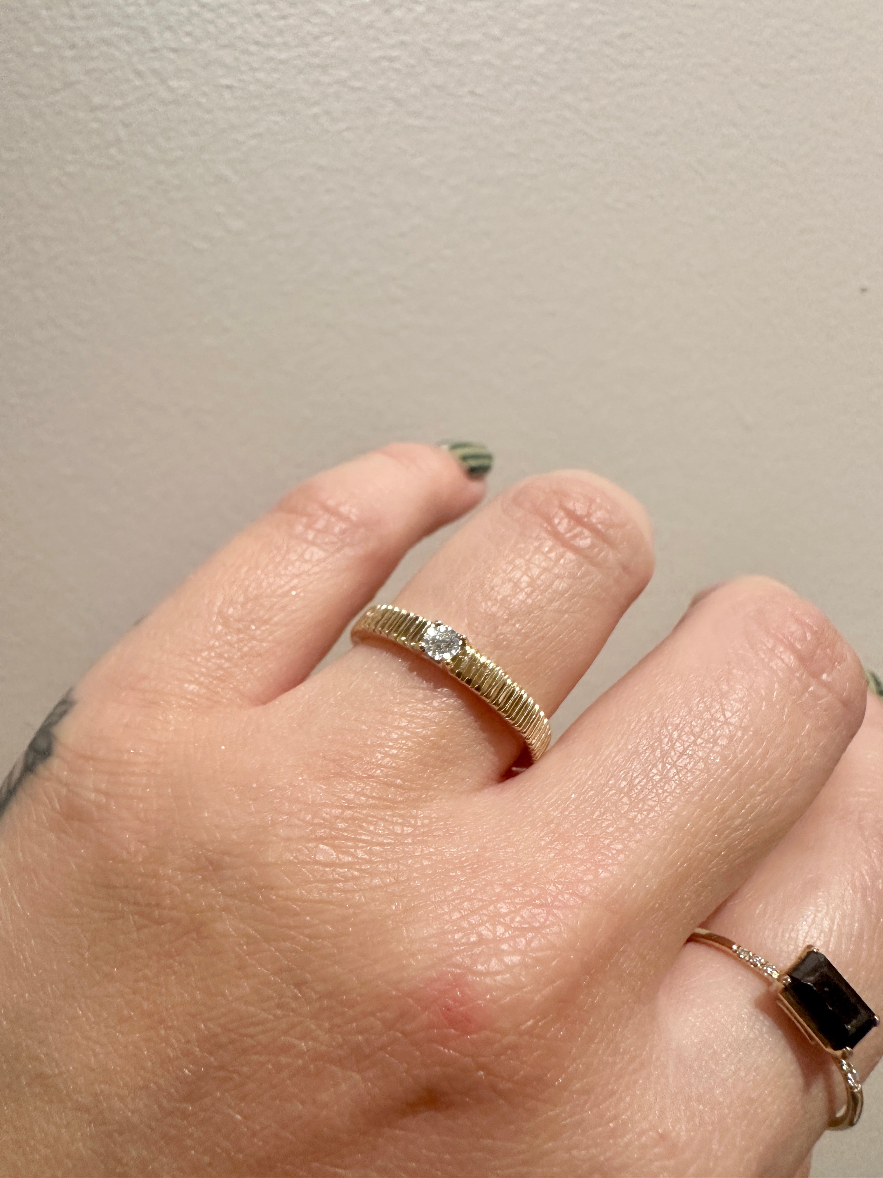 DAINTY DIAMOND PIROUETTE RING