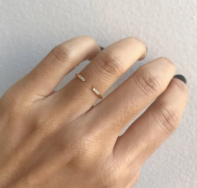 WHITE EQUILIBRIUM CUFF