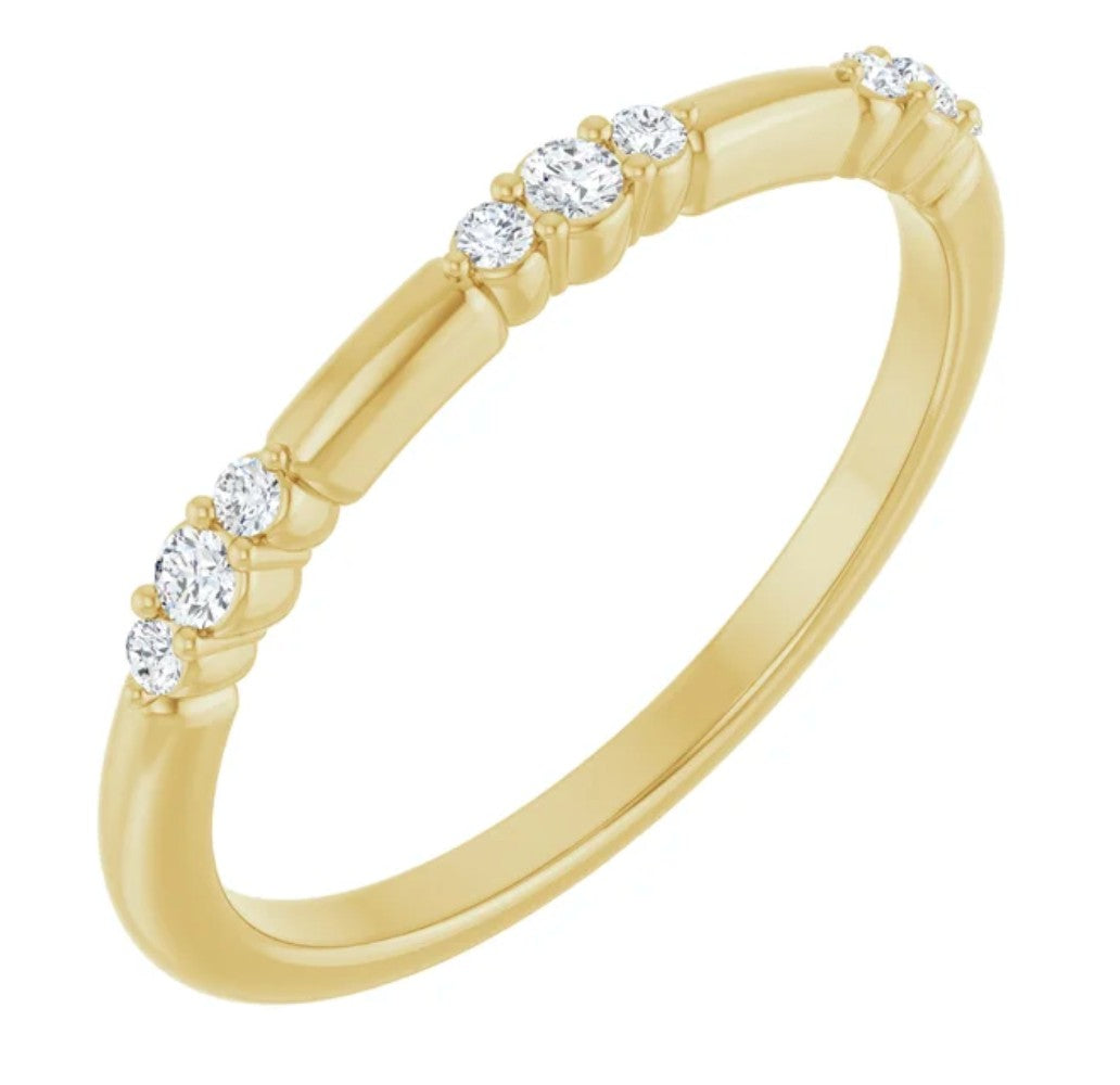 Three Graces Band with three diamond clusters in 14kt yellow gold, product view