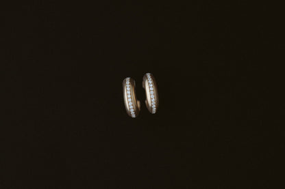 Pavé Diamond Line Chubby Huggies by Zoe Chicco, side view of the pavé diamond line