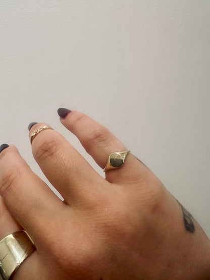 Loyalty Signet in 14kt yellow gold, product view 3