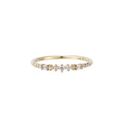Diamond Baguette Prelude ring with baguette and round diamonds in 14kt yellow gold, product view 1
