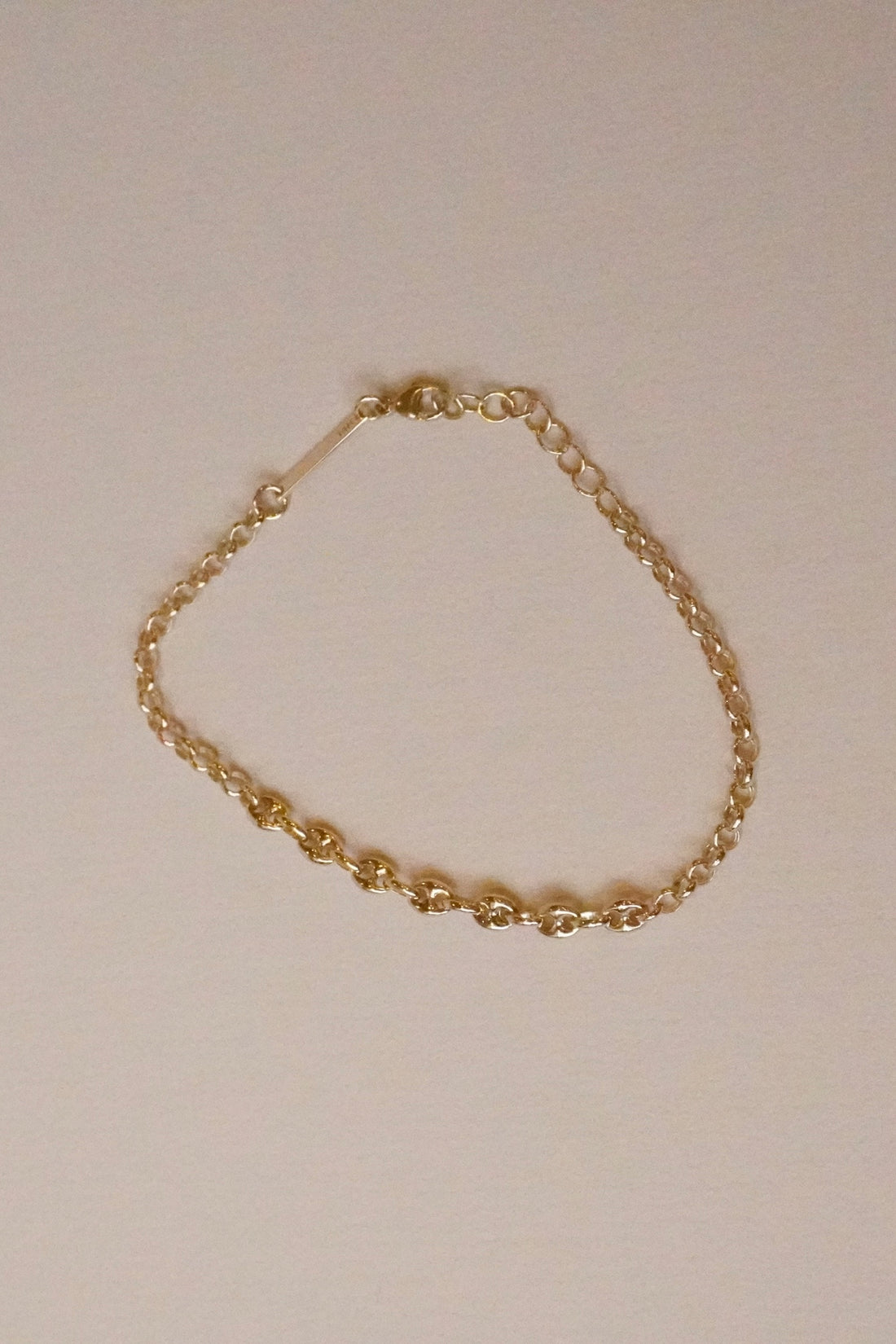 14KT SMALL MARINER STATION MEDIUM ROLO CHAIN BRACELET