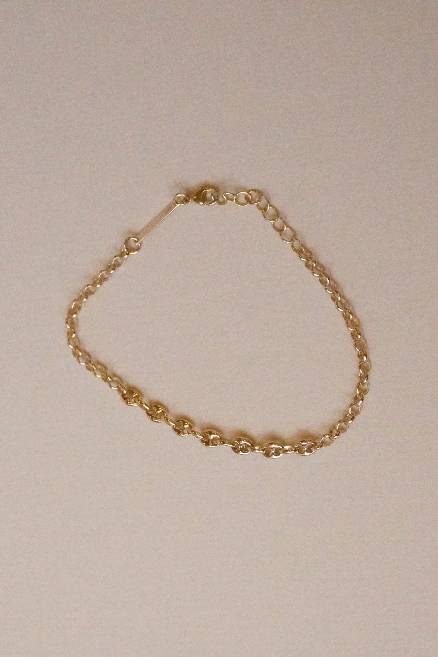 14KT SMALL MARINER STATION MEDIUM ROLO CHAIN BRACELET