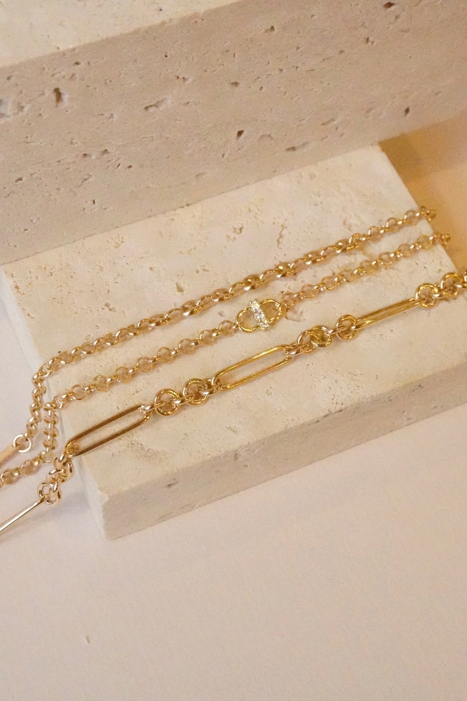 14KT SMALL MARINER STATION MEDIUM ROLO CHAIN BRACELET