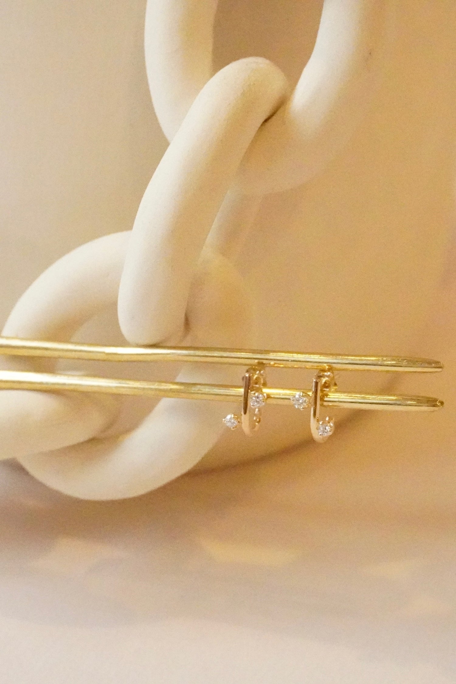 14KT MIXED PRONG J HOOK HOOP EARRINGS