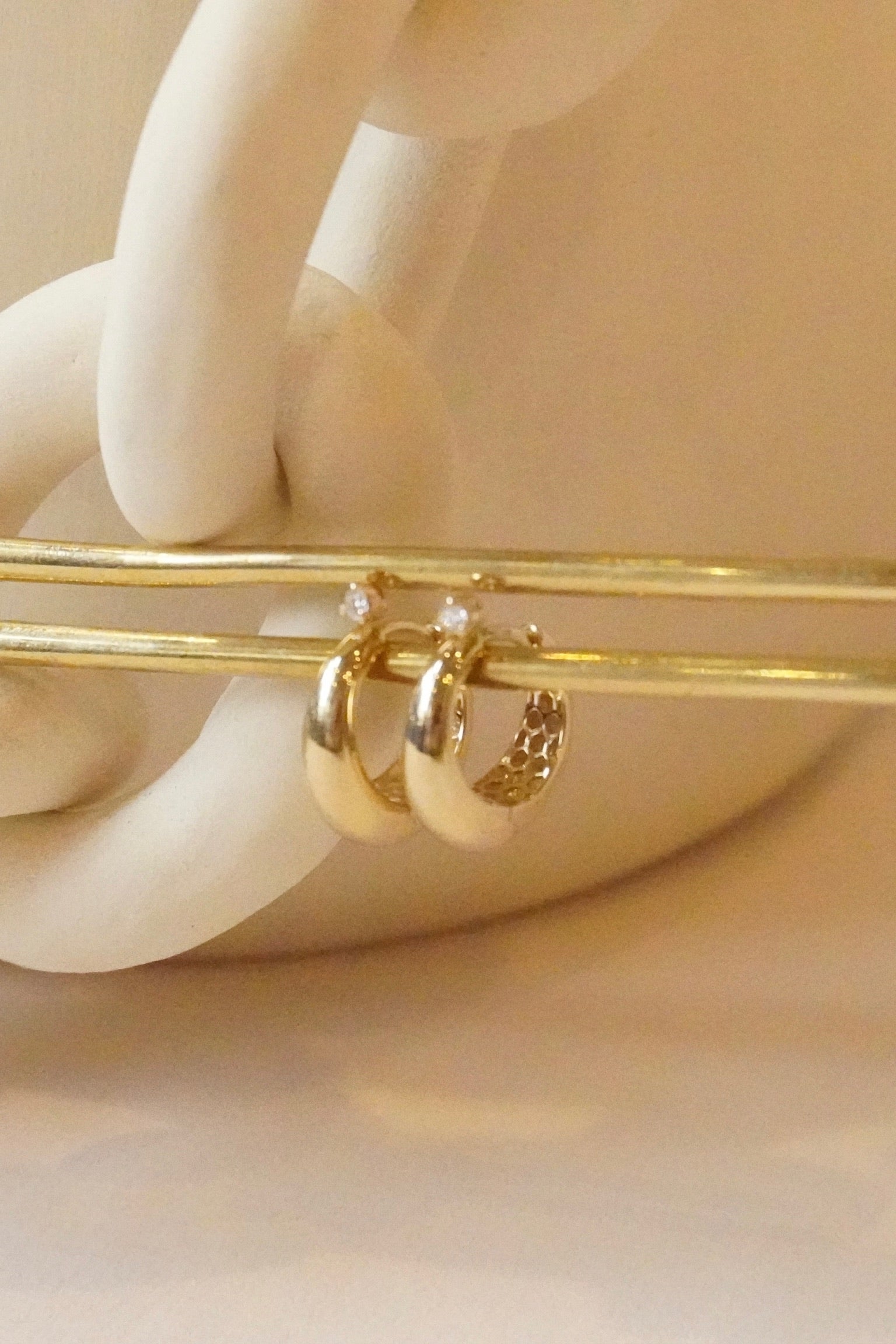 14KT DIAMOND TAPERED DOME HINGE HOOPS