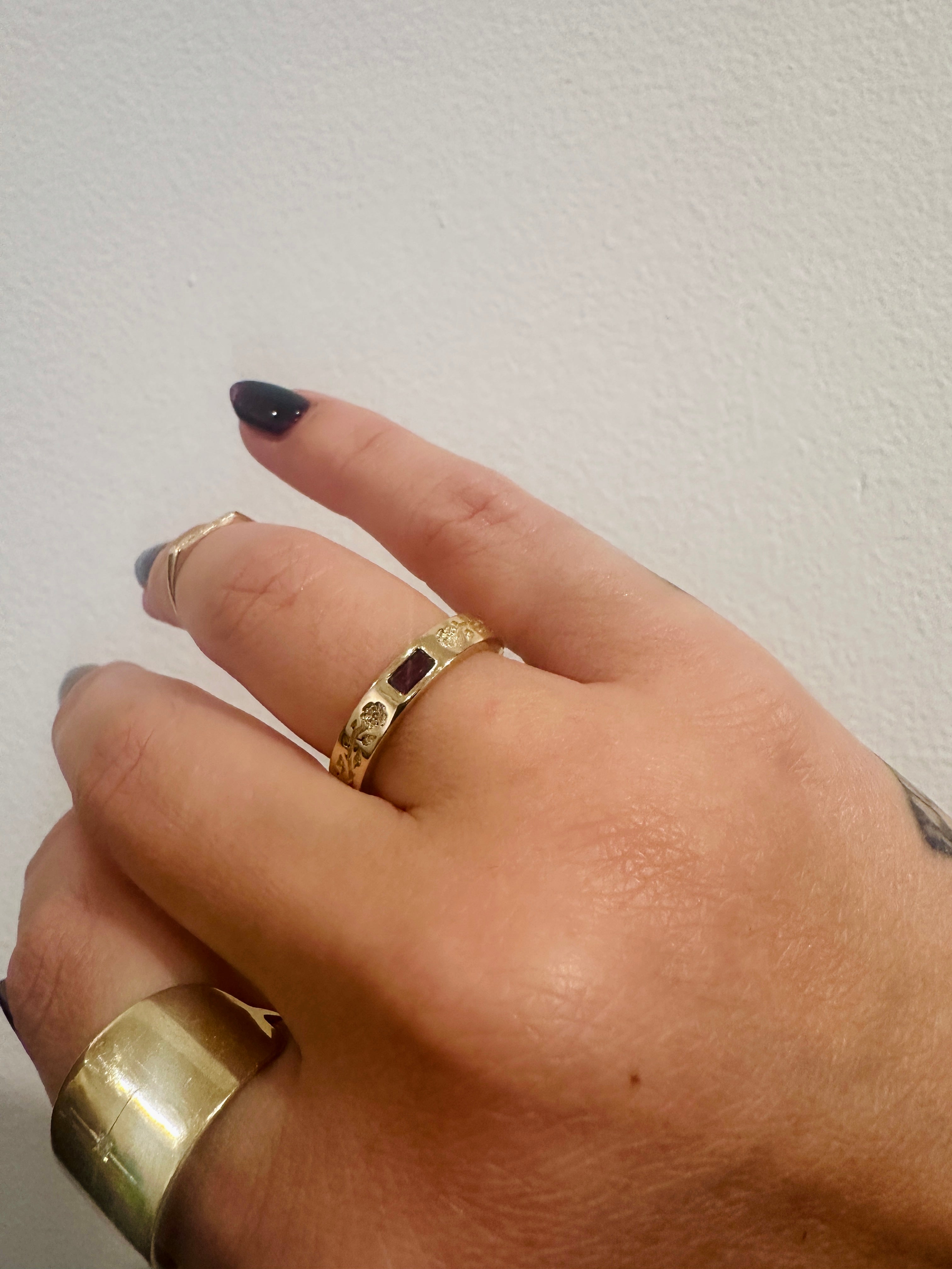 DOUBLE ROSE VINE RUBY BAND