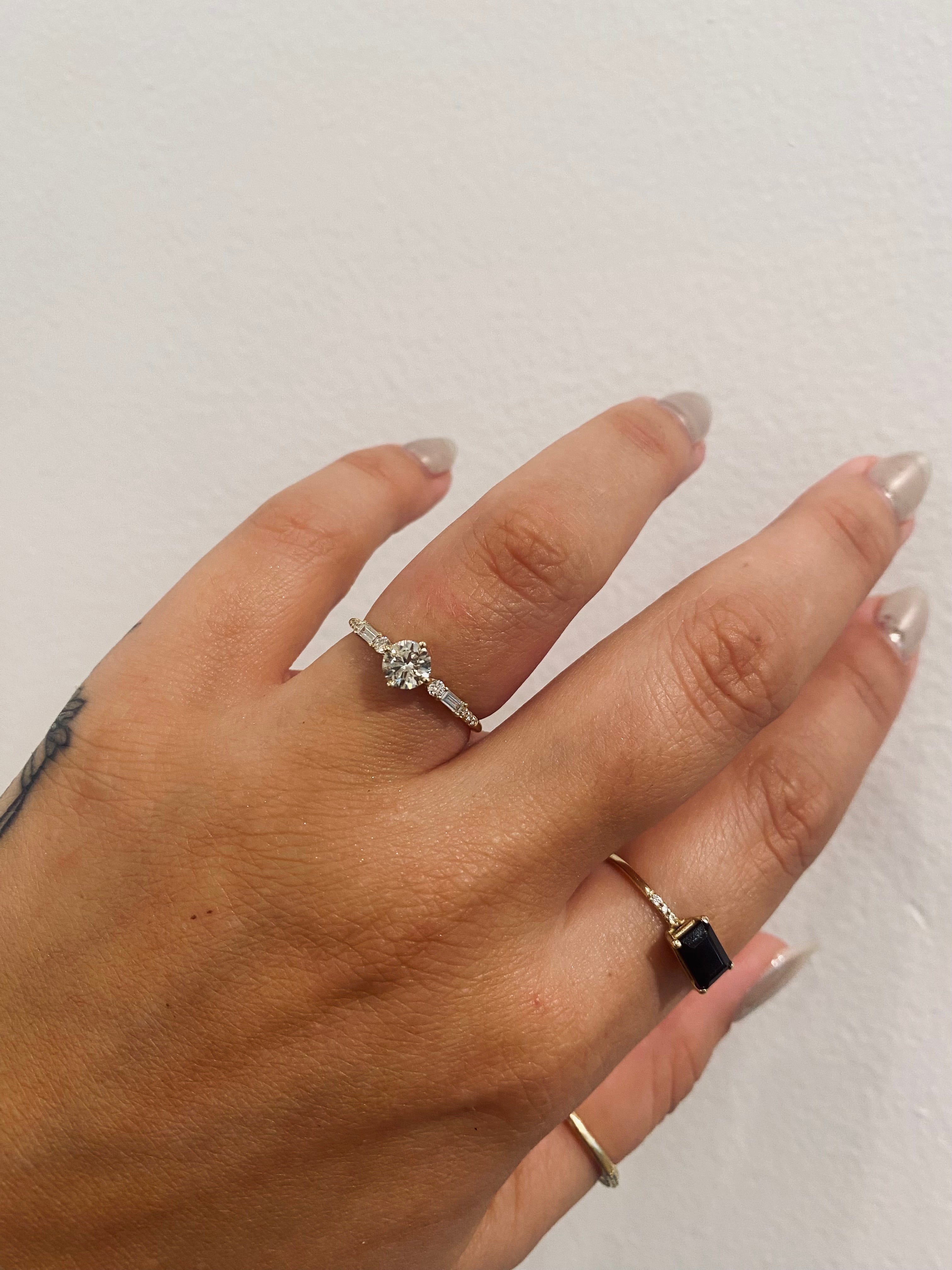 DIAMOND SOLITARE ETUDE RING