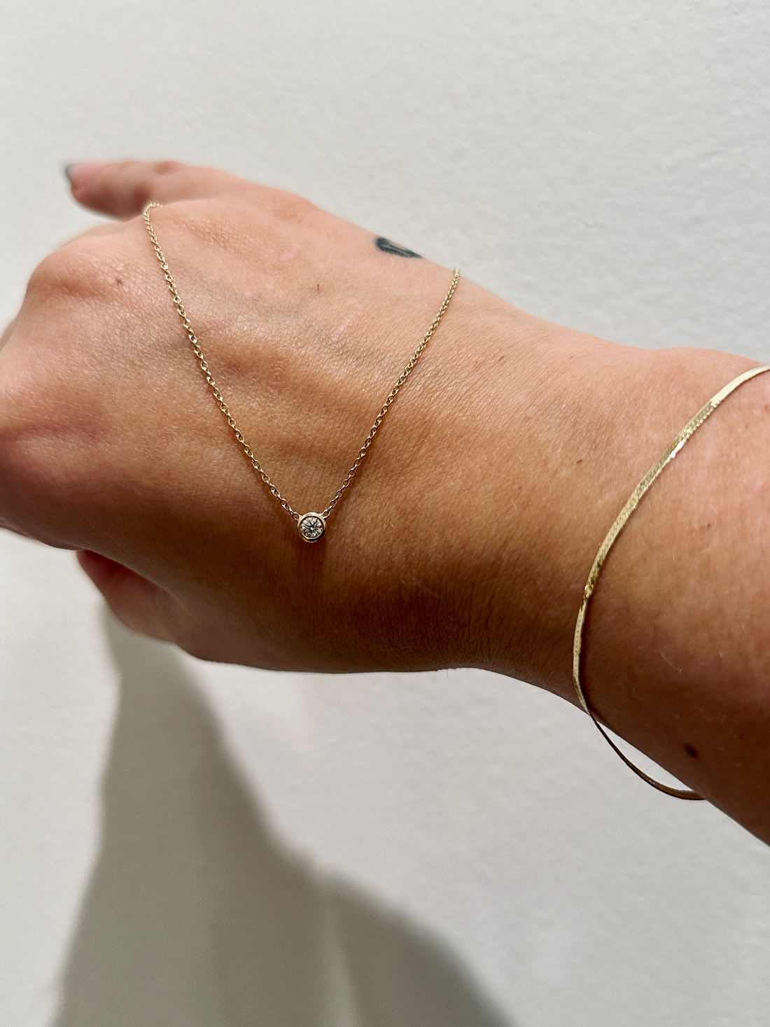 SINGLE DIAMOND BEZEL PENDANT