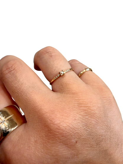 WHITE DIAMOND PEARL EQUILIBRIUM RING