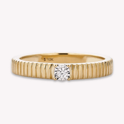 DAINTY DIAMOND PIROUETTE RING