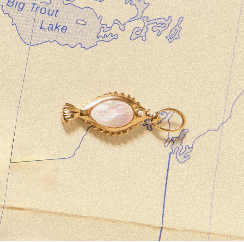 POISSON de LIBERTÉ MOTHER OF PEARL FISH CHARM