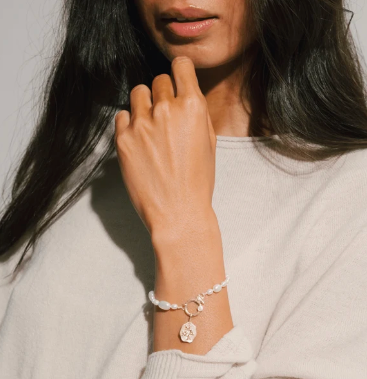 PEARL EYE LOVE YOU CLASP BRACELET
