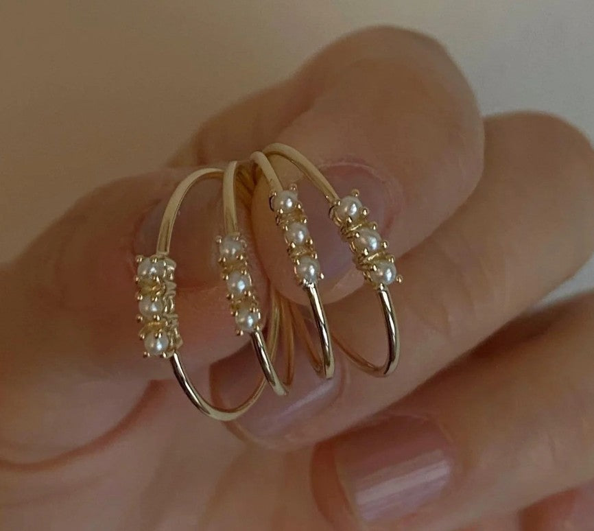 Tri Pearl Ring with three pearls in 14kt yellow gold, product view 1