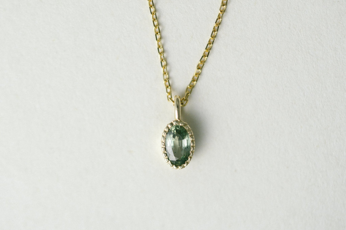 Oval Green Sapphire Wisp Necklace detail