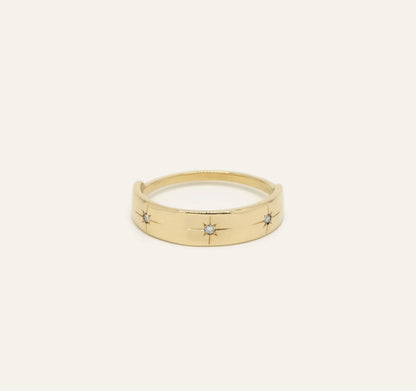 Luna Band with three star set diamonds in 14kt yellow gold, product view 1