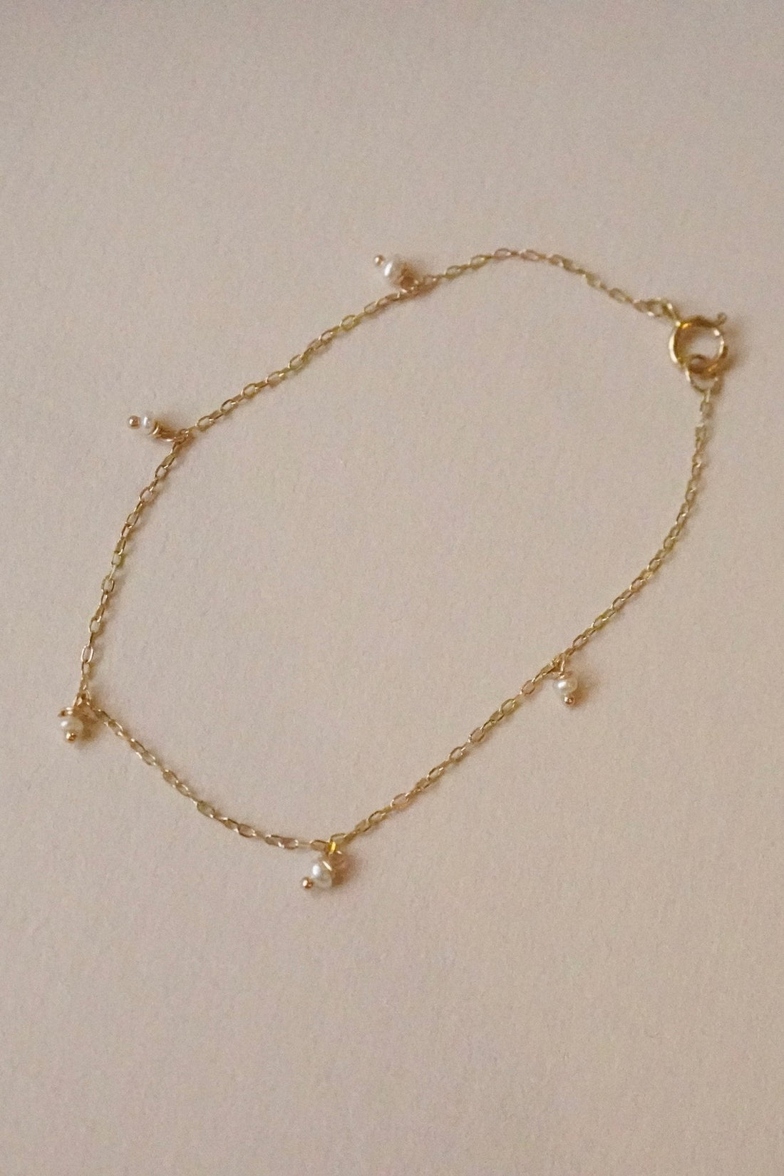 Gjenmi Pearl Shaker Bracelet in 14kt yellow gold with freshwater pearls
