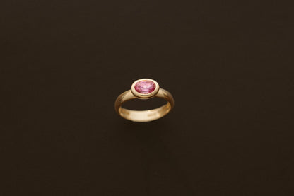 Stone &amp; Strand Magenta Gallant Ring with pink topaz in 10kt yellow gold