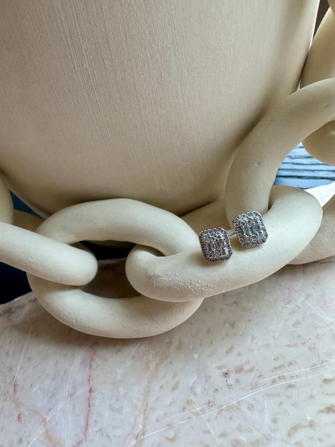 DELUXE SHIELD OF STRENGTH STUDS