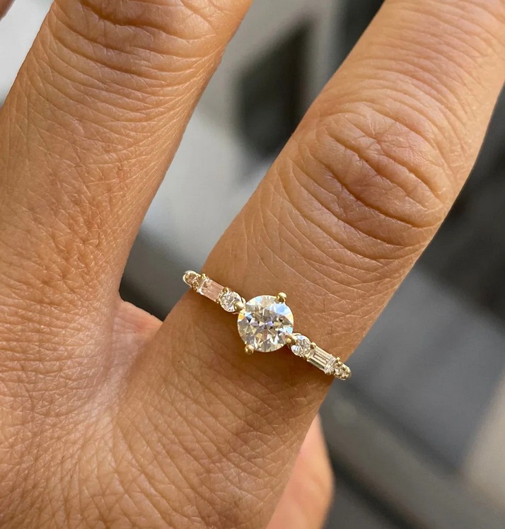 DIAMOND SOLITARE ETUDE RING