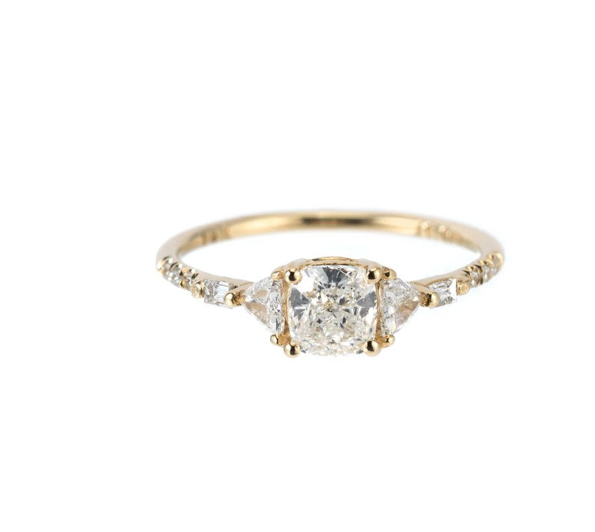 Cushion Trillion Baguette Equilibrium ring with cushion, trillion and baguette diamonds in 14kt yellow gold, product view 2