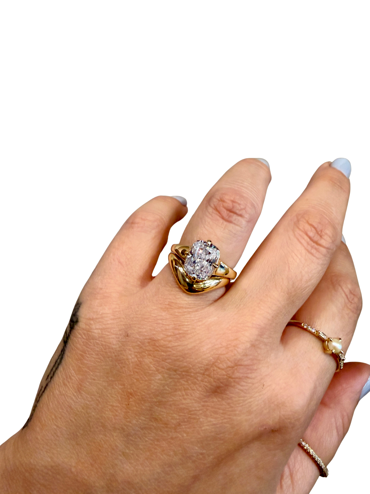 GOLDEN EMBRACE WEDDING BAND