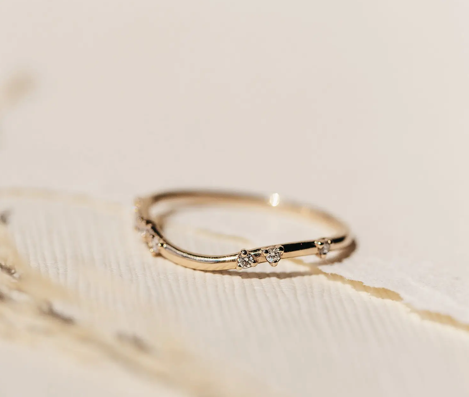 ALATE RING