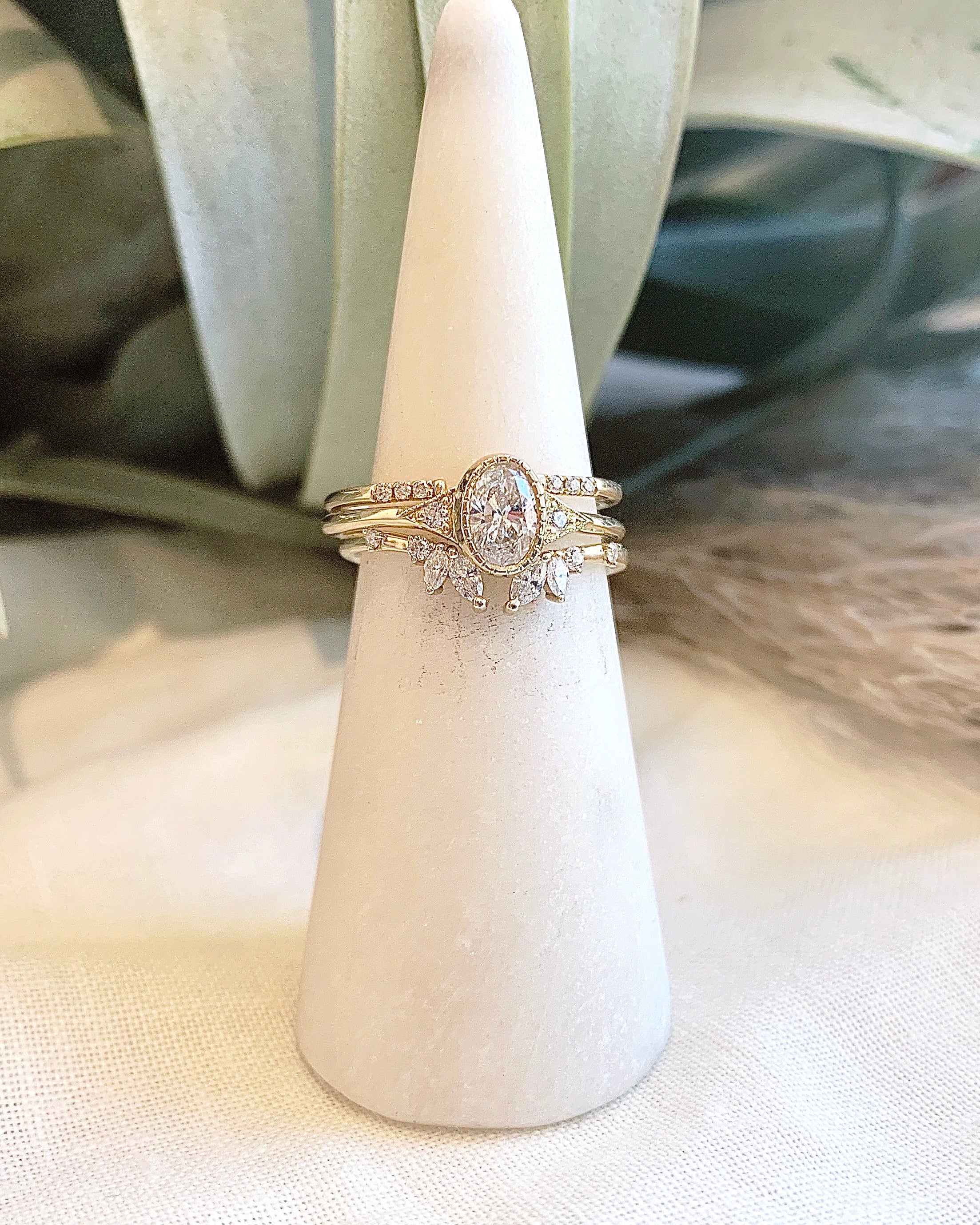 DIAMOND OVAL DECO RING