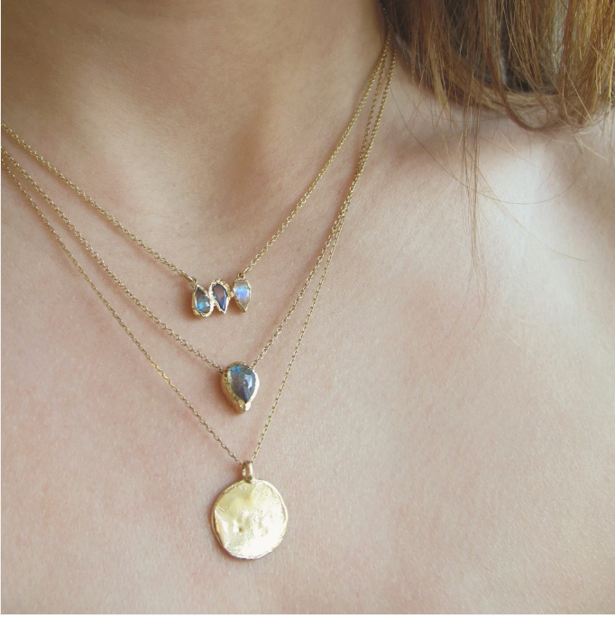 MEDALLION NECKLACE
