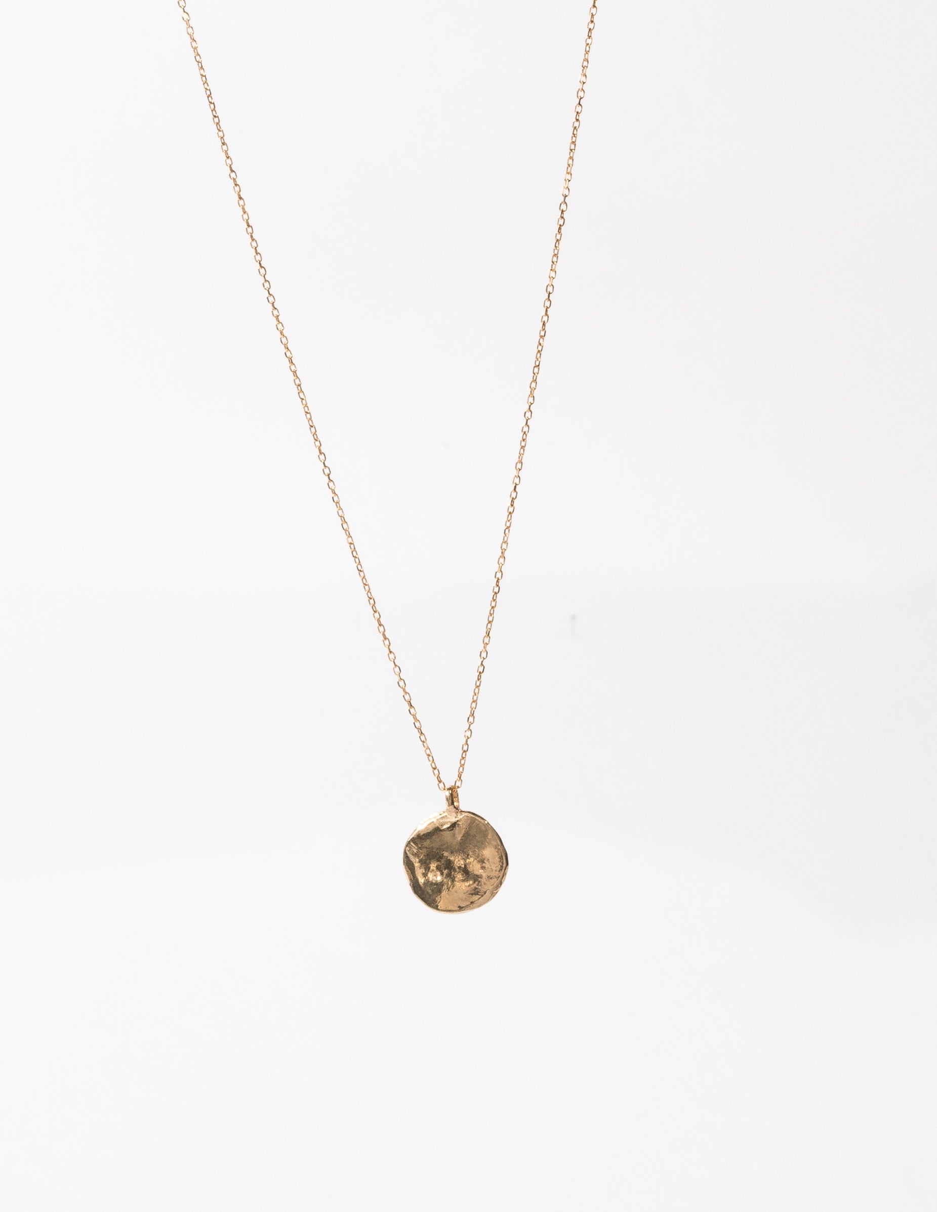 MEDALLION NECKLACE