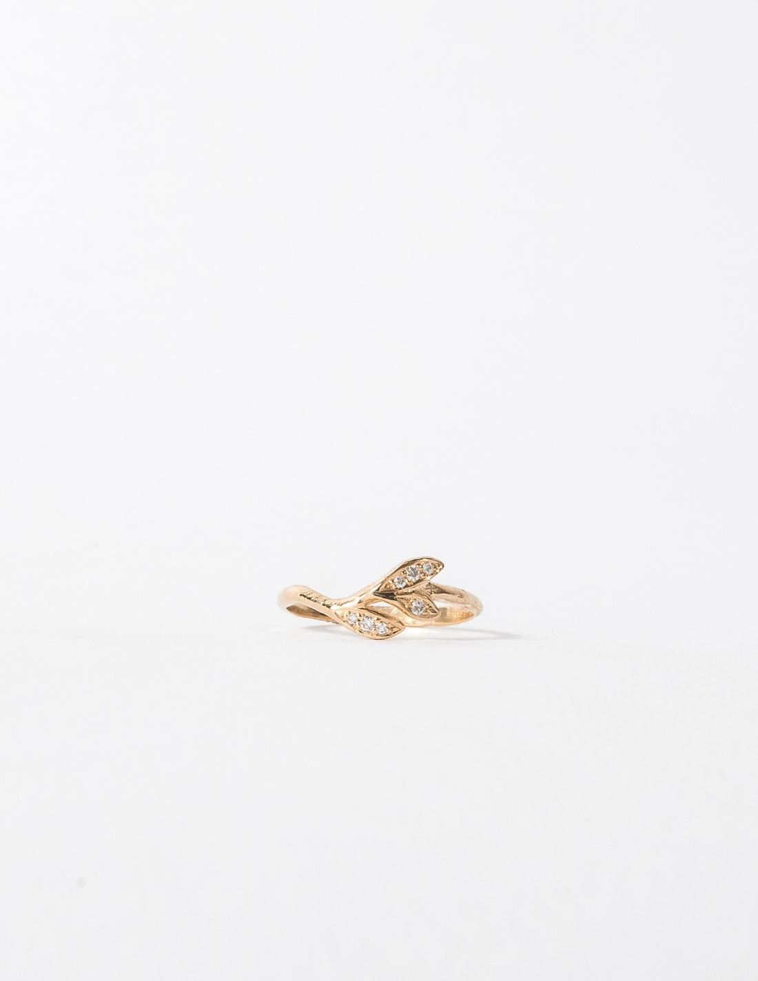DIAMOND LEAF SWAY RING
