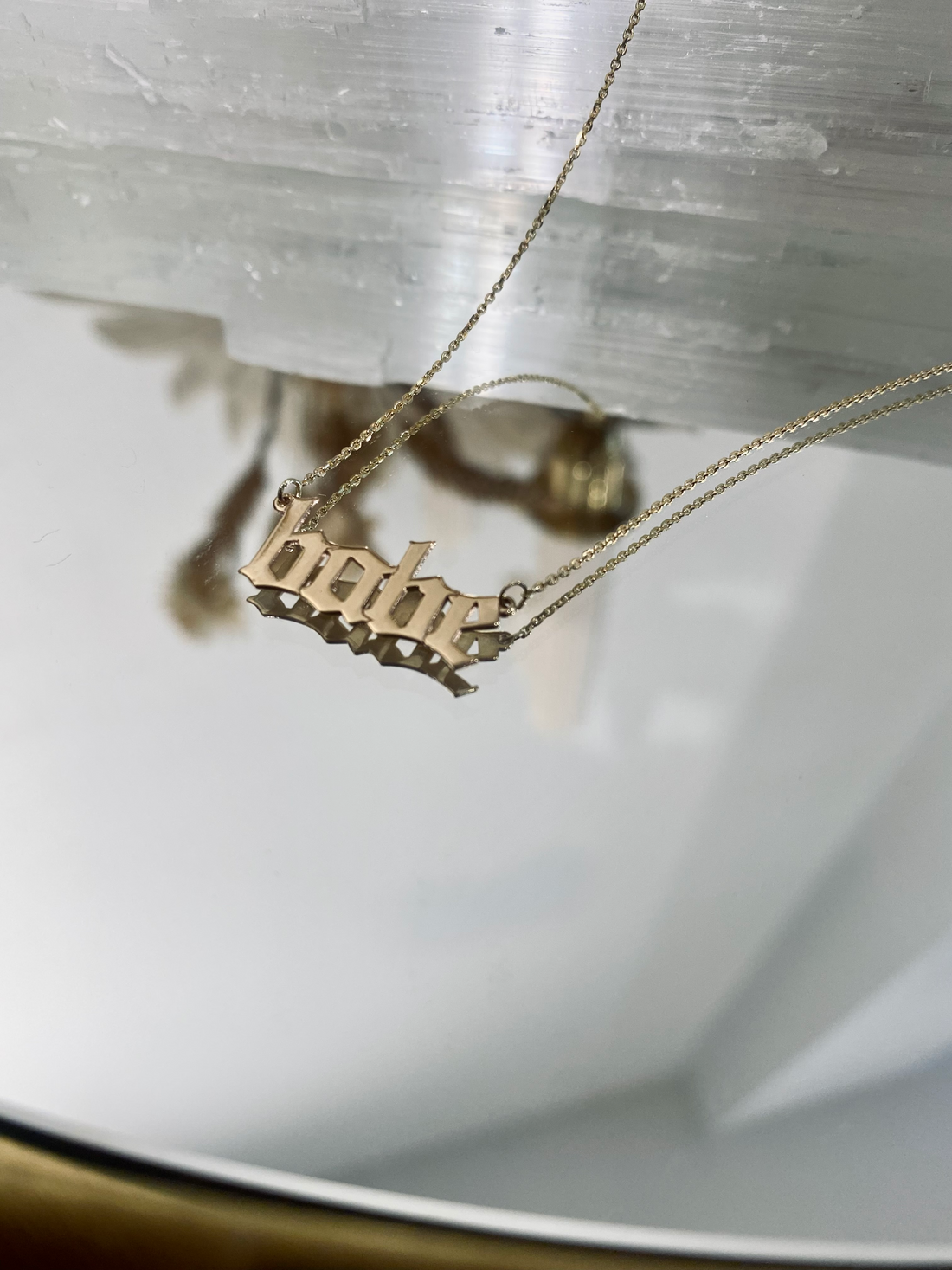 GOTHIC NAMEPLATE &quot;BABE&quot; NECKLACE